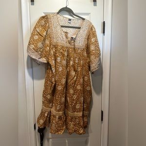 Old Navy Mustard and Cream Shift Dress XXL